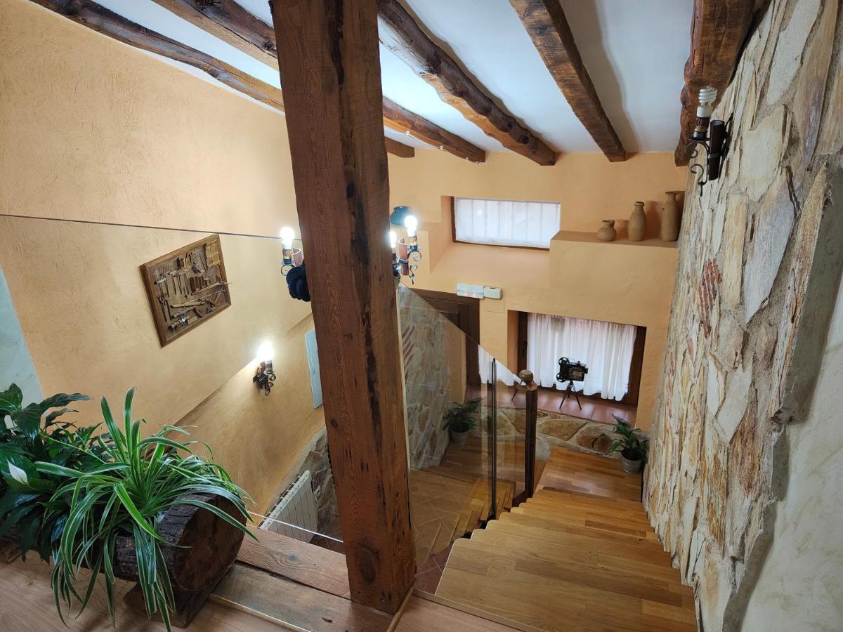 Gasthaus Casa Vieja Tabanera A 8 Min De Segoia Tabanera del Monte Exterior foto