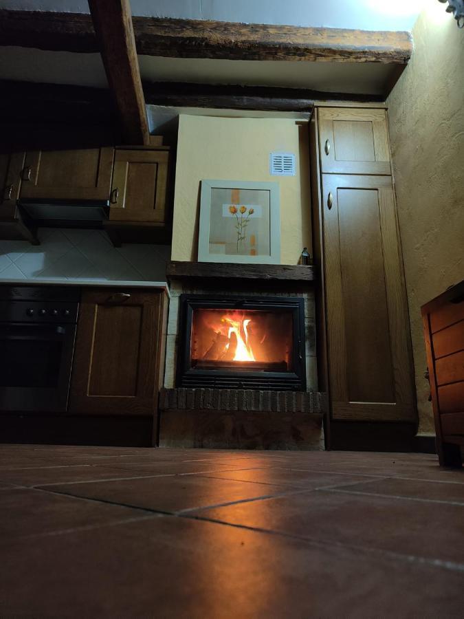 Gasthaus Casa Vieja Tabanera A 8 Min De Segoia Tabanera del Monte Exterior foto