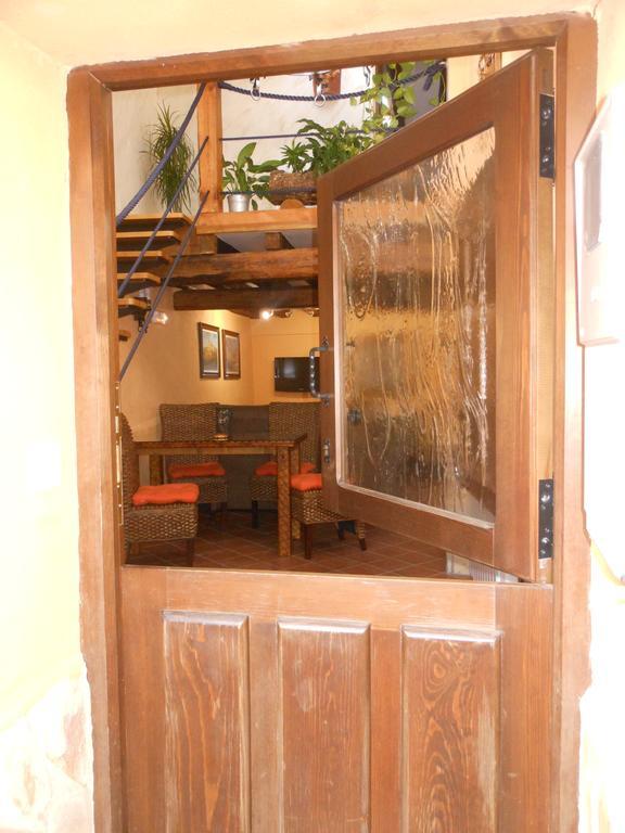 Gasthaus Casa Vieja Tabanera A 8 Min De Segoia Tabanera del Monte Exterior foto